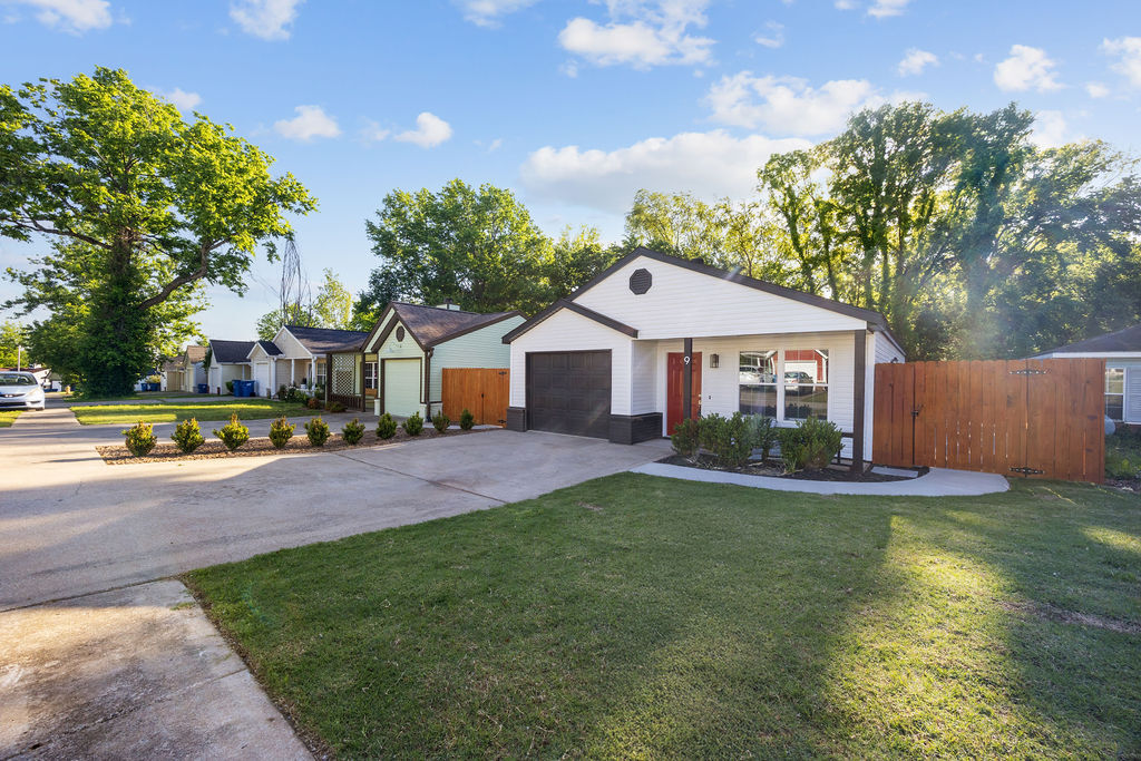 Property Photo:  9 Brookhollow Place  AR 72712 