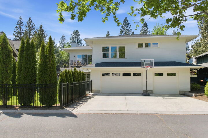 Property Photo: 2498 NW Brickyard Street OR 97703