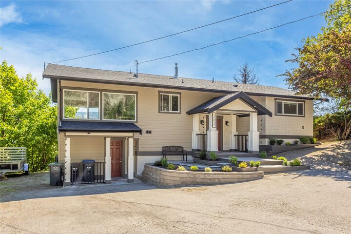 Property Photo:  10217 Giants Head Road  BC V0H 1Z7 