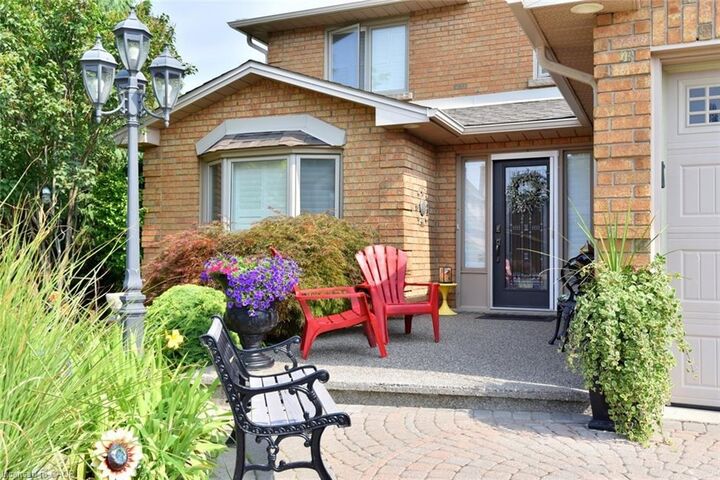 Property Photo:  36 Tommar Place  ON L8G 5B4 