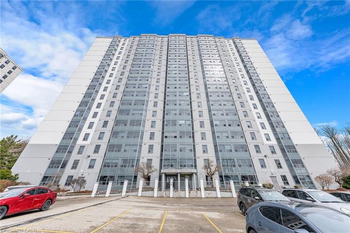 Property Photo:  55 Green Valley Drive 1504  ON N2P 1Z6 