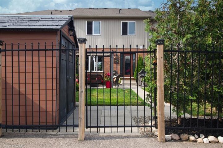 Property Photo:  511 Victoria Road N  ON N1E 0G5 