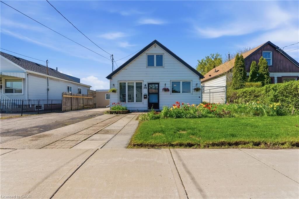 Property Photo:  214 Glow Avenue  ON L8H 3W7 