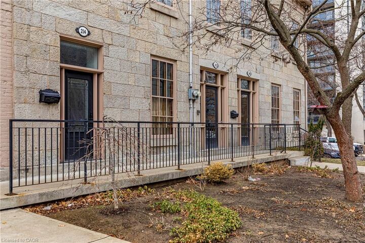 Property Photo:  212 Bay Street S  ON L8P 3J1 