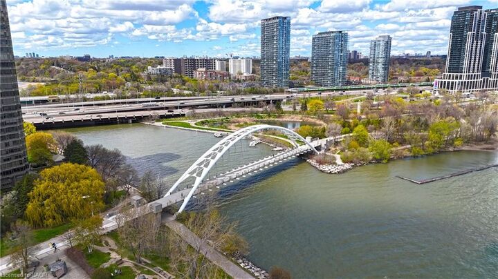Property Photo:  2045 Lakeshore Boulevard 4107  ON M8V 2Z6 