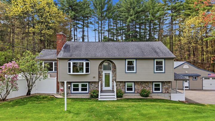Property Photo:  26 Mayflower Drive  NH 03052 