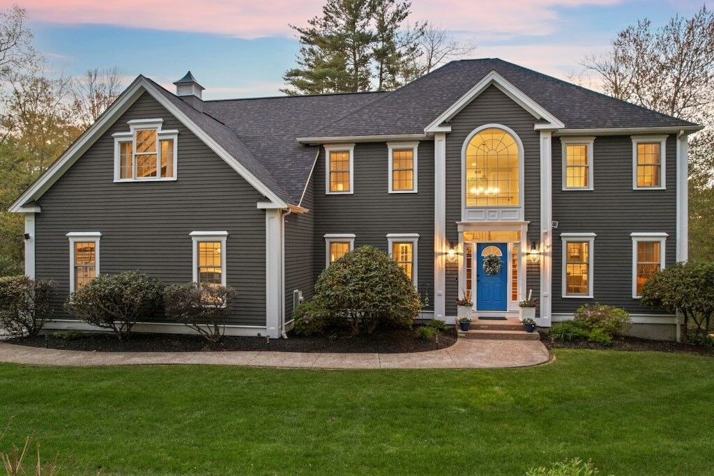 Property Photo:  4 Fieldstone Ct  MA 01519 