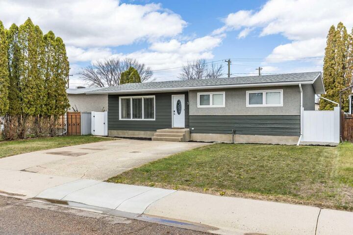 Property Photo:  510 Terrill Road NW  AB T1A 7A7 