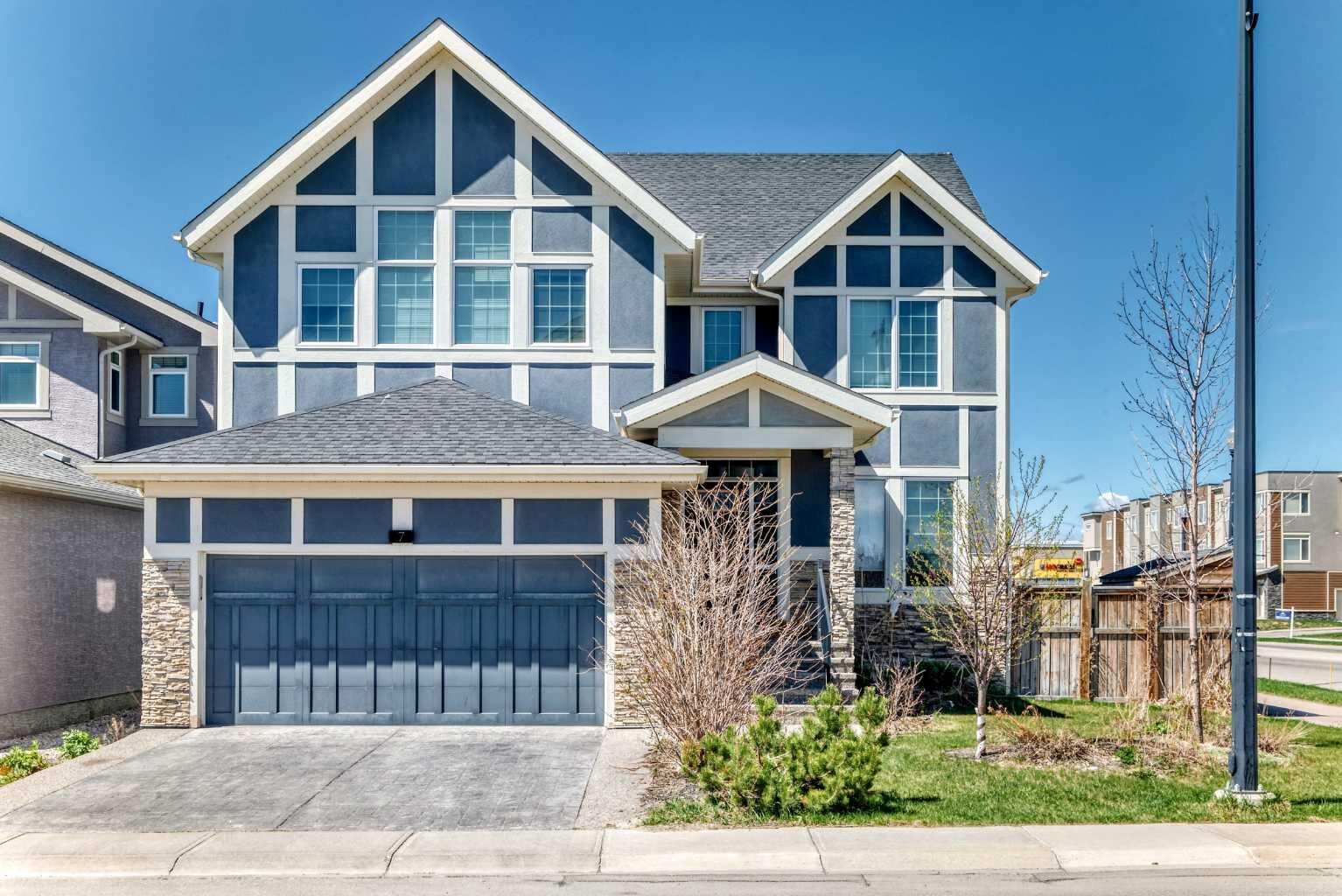 Property Photo:  7 Westland Manor SW  AB T3H 0W2 