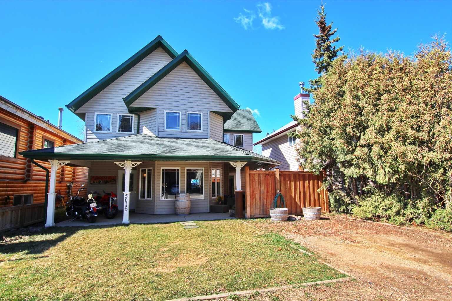 Property Photo:  5016 34 Street  AB T4S 1B1 