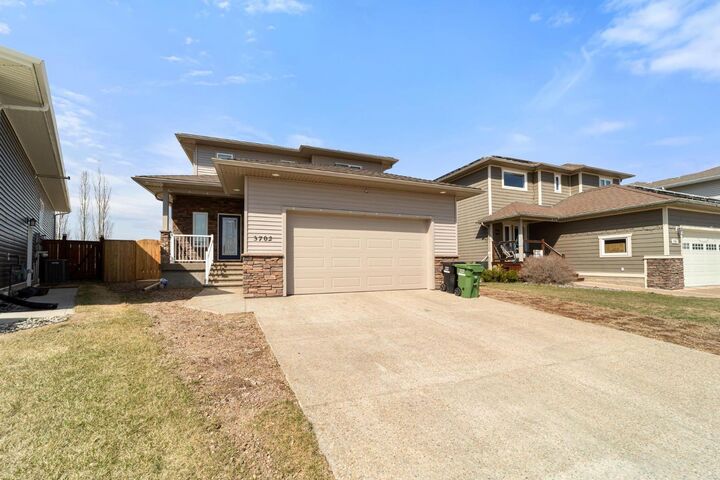 Property Photo:  3702 76 Street  AB T4V 5E3 