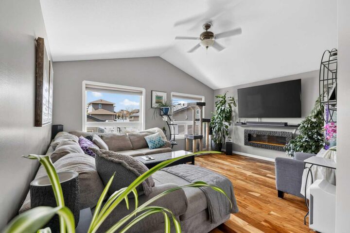 Property Photo:  135 Stephenson Crescent  AB T4R 0L6 