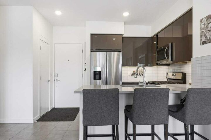 Property Photo:  120 18 Avenue SW 305  AB T2S 3H5 