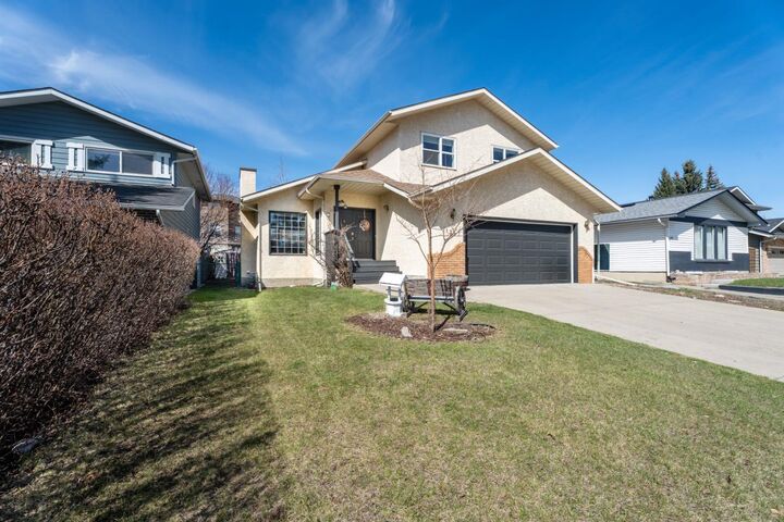 Property Photo:  133 Carr Crescent  AB T1S 1E5 