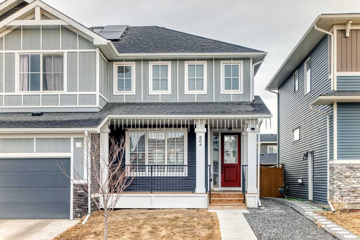 Property Photo:  804 Lawthorn Way SE  AB T4A 3M9 