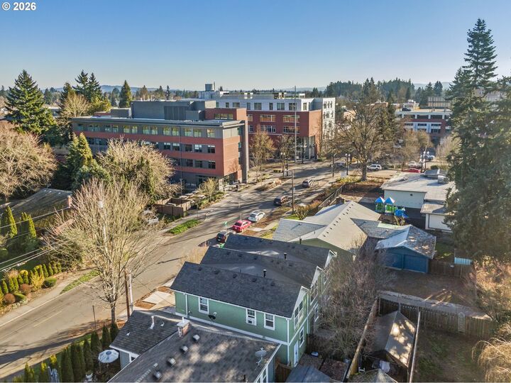 Property Photo:  115 SE 8th Ave  OR 97123 
