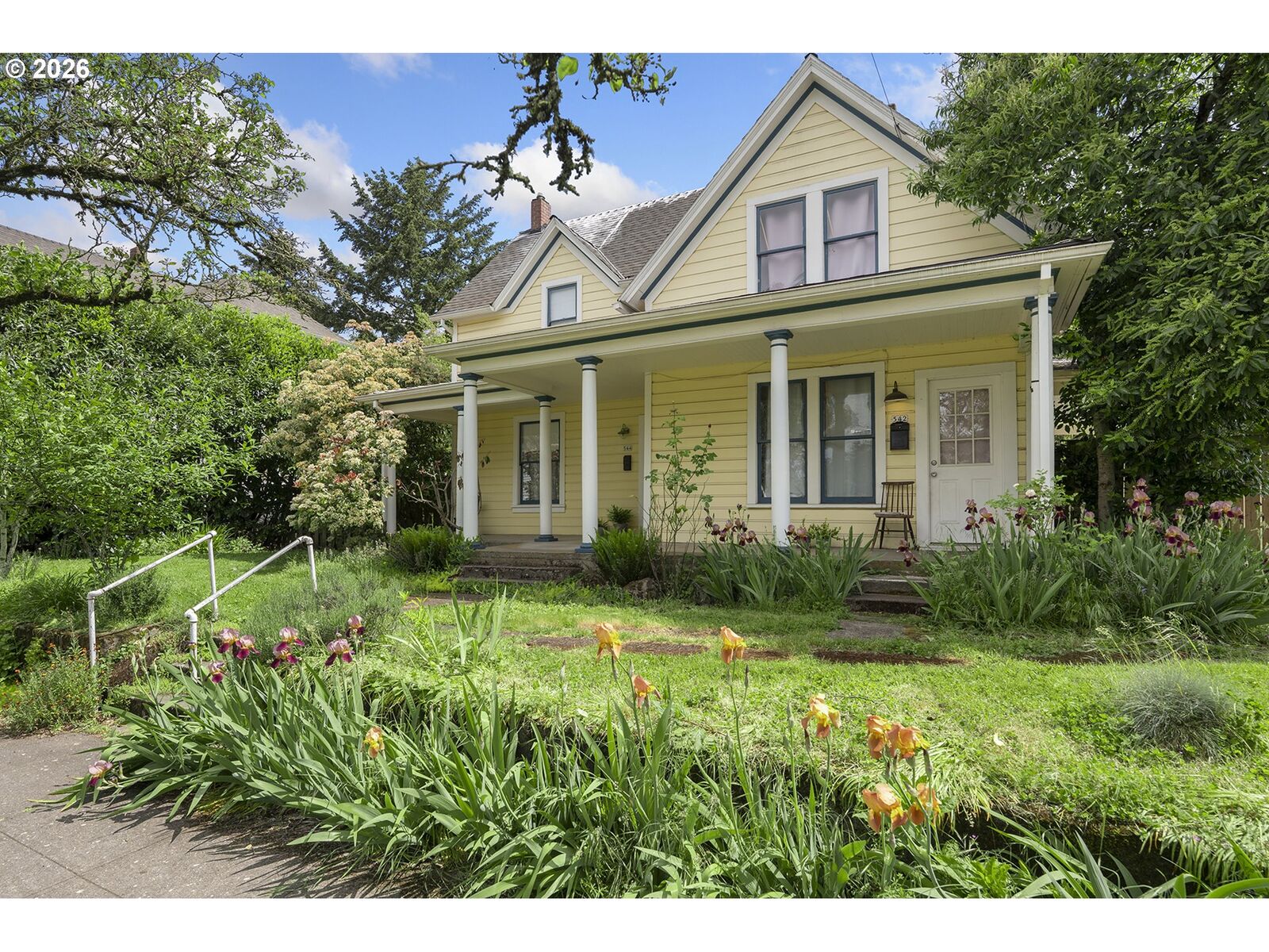 Property Photo:  542 NE 80th Ave  OR 97213 