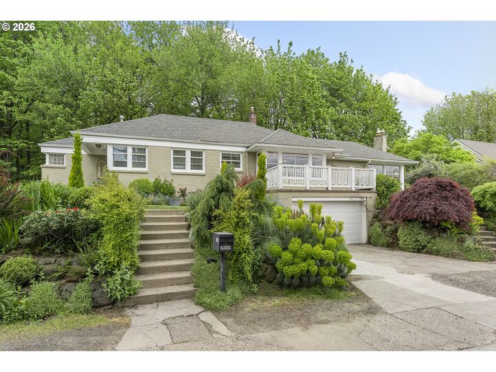 Property Photo:  5321 SW Menefee Dr  OR 97239 