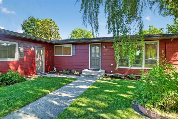 Property Photo:  1312  Springwater Avenue  WA 98801 