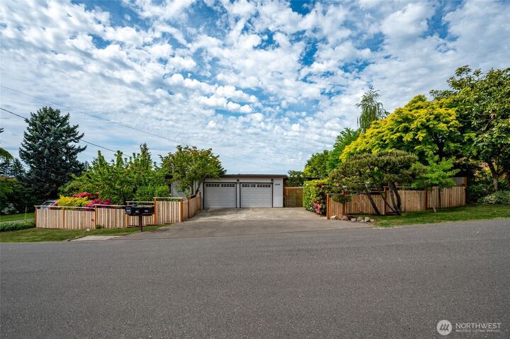 Property Photo:  2806 SW 167 Place  WA 98166 