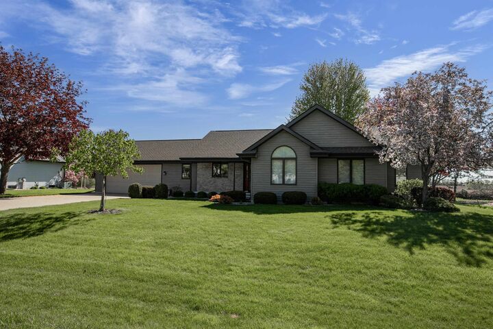 Property Photo:  8358 Pheasant Run Trail  WI 54947 