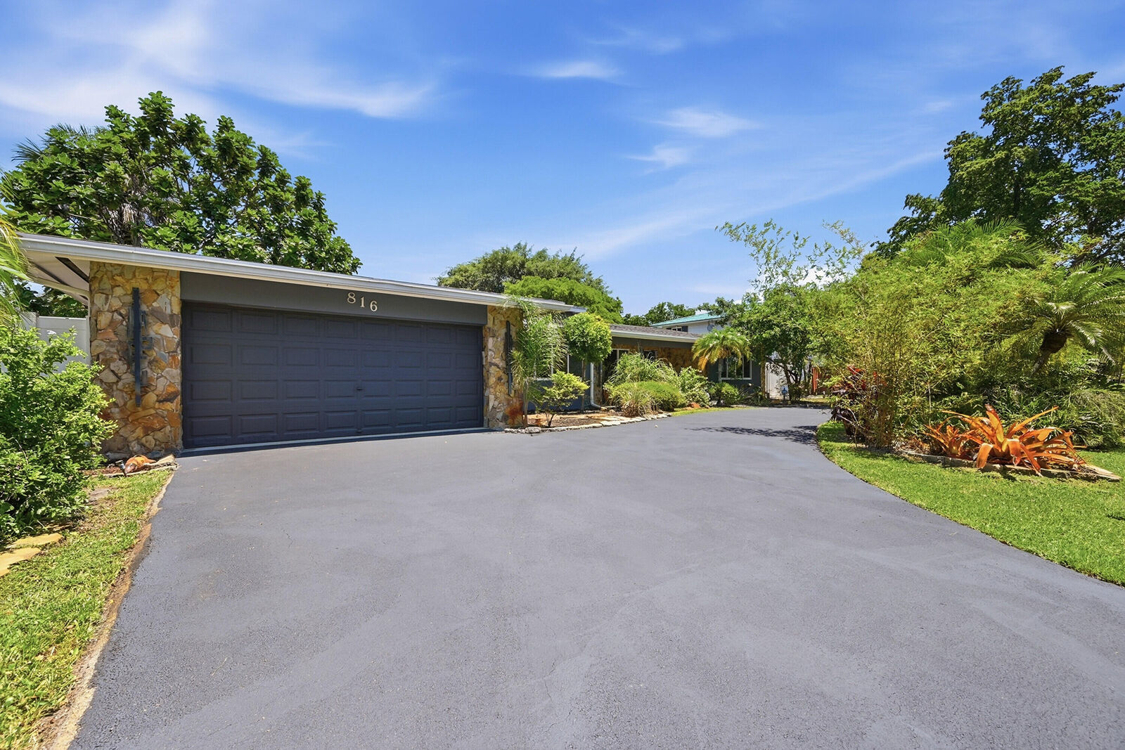 Property Photo:  816 NW 66th Avenue  FL 33317 