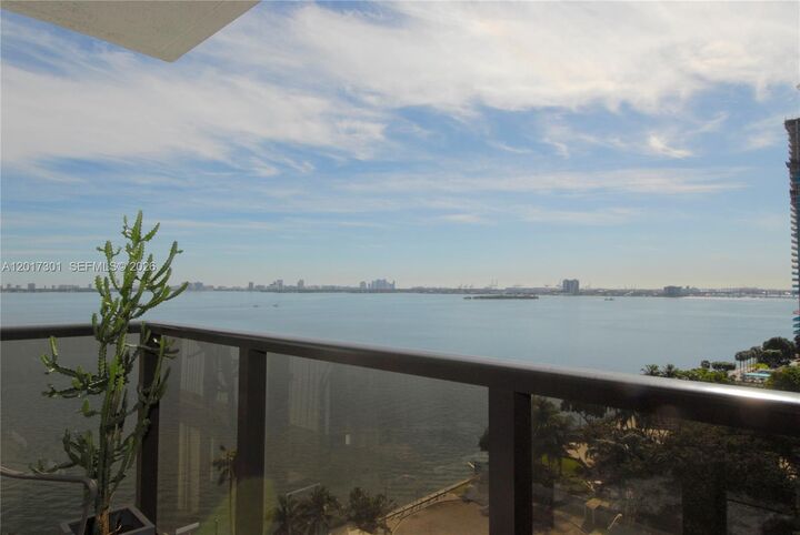 Property Photo: 600 NE 36 St 1212 FL 33137