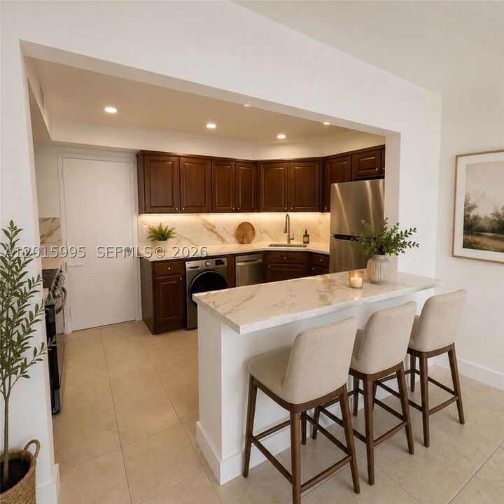 Property Photo:  1408 Brickell Bay Dr 1104  FL 33131 