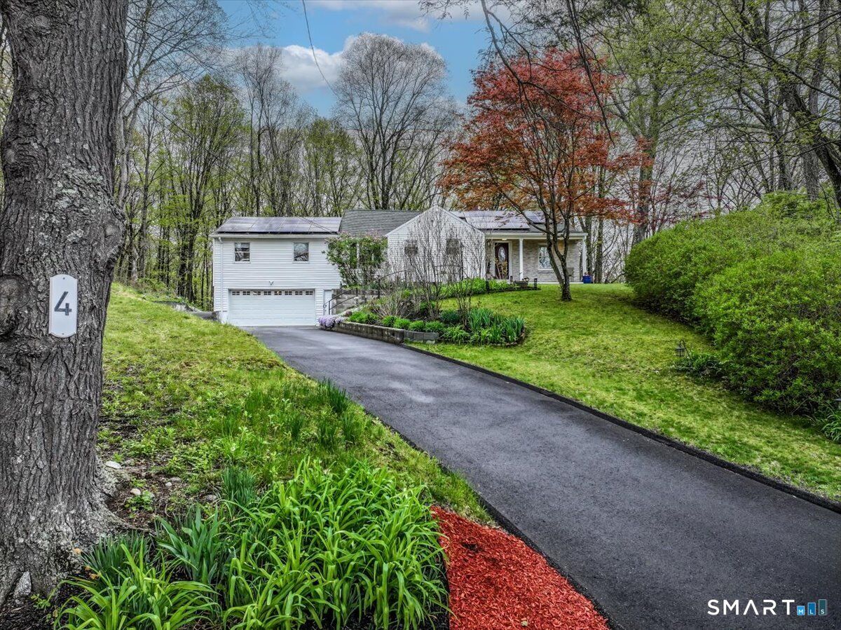 Property Photo:  4 Farrell Road  CT 06470 