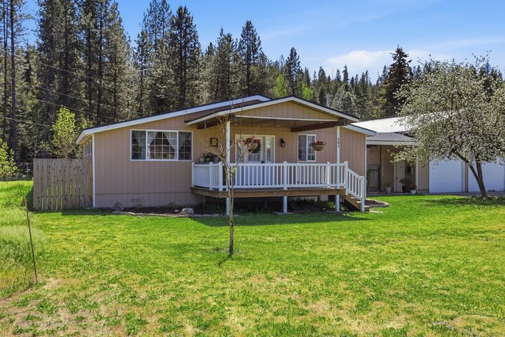 Property Photo:  301 W 8th St  WA 99156 