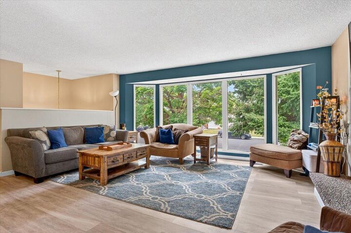 Property Photo:  610 E Vicksburg Ave  WA 99208 