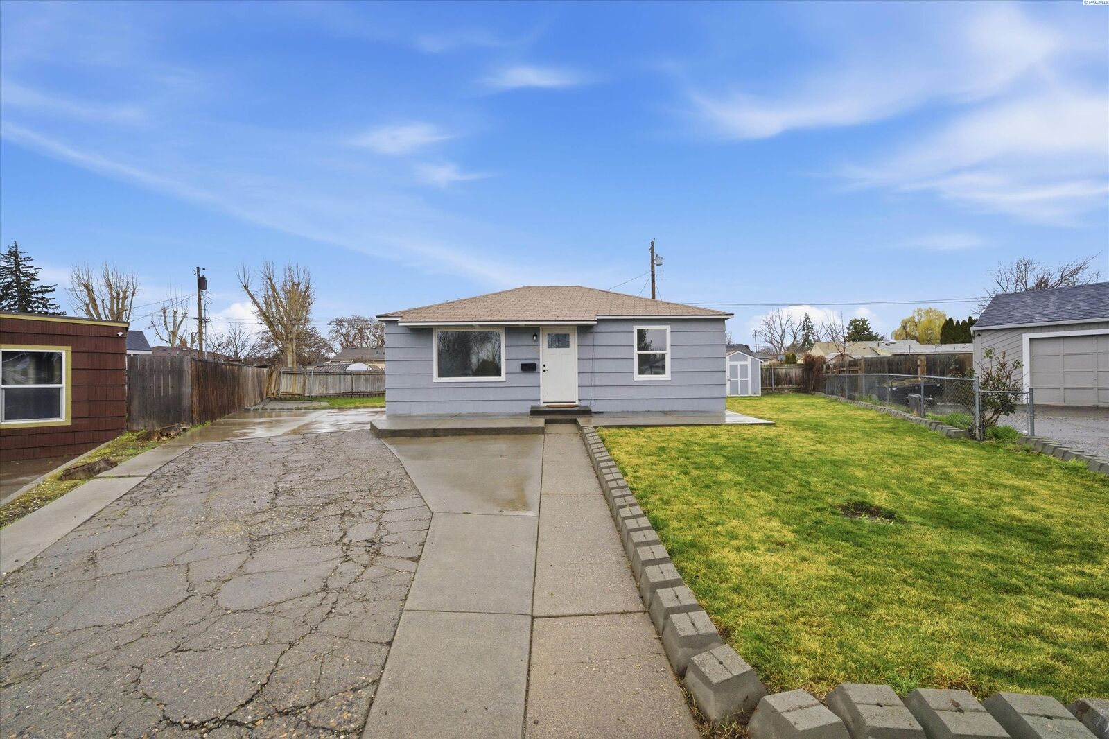 Property Photo: 508 S Zillah St WA 99336