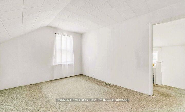 Property Photo: 16958 Bayview Avenue ON L3Y 6M5
