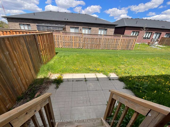 Property Photo: 39 Waterthrush Lane ON N3Y 0E9