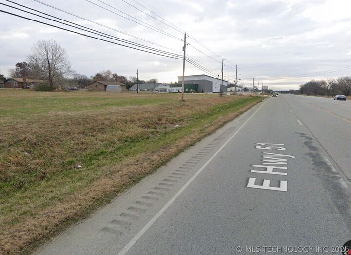 Property Photo: 13800 S State Hwy 51 OK 74429