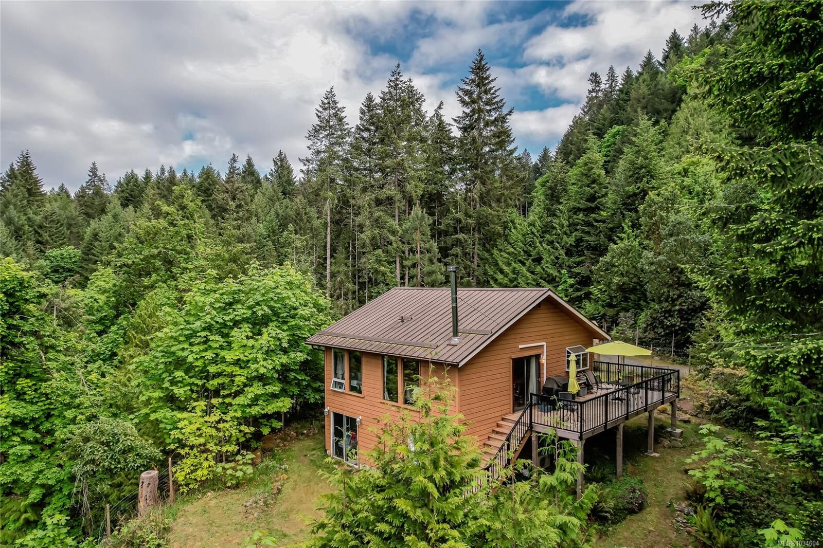 Property Photo:  262 North View Pl  BC V8K 1A9 