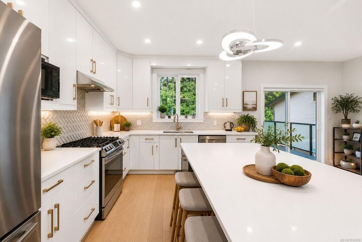 Property Photo: 5254 Sherbourne Dr BC V9T 3J1