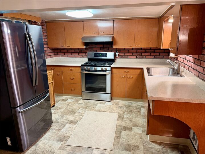 Property Photo:  1306 Broadway Avenue Rear  PA 15035 