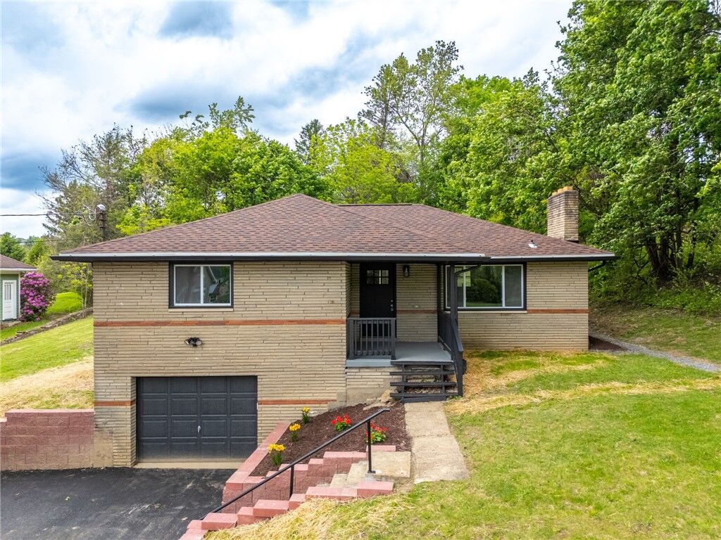 Property Photo:  271 Forest Grove Rd  PA 15108 
