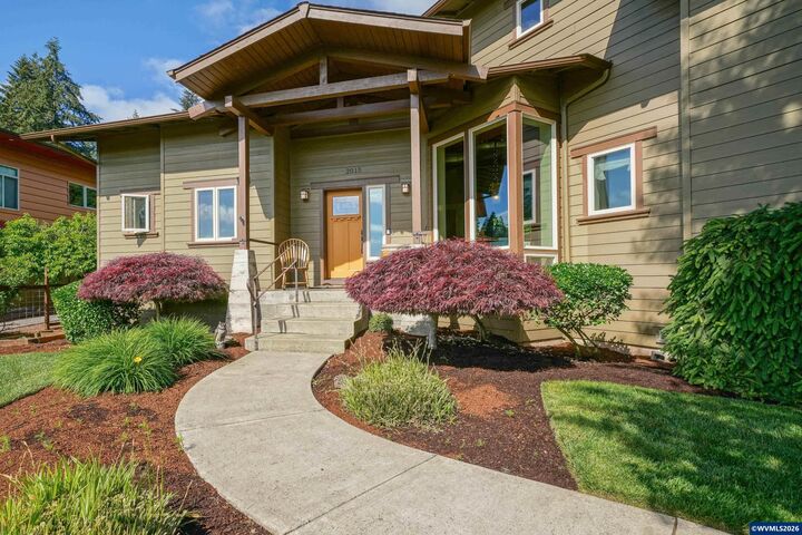 Property Photo:  2015 Landaggard Dr NW  OR 97304 