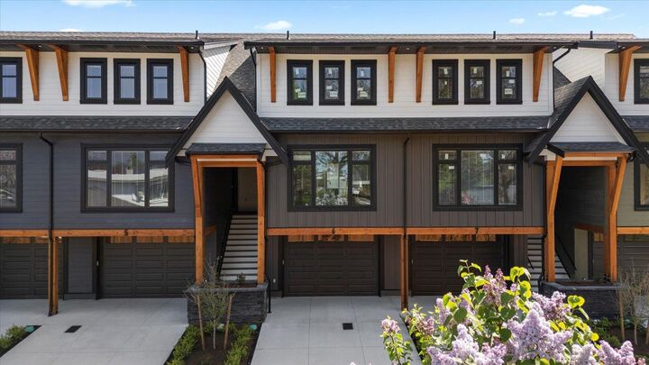 Property Photo: 46106 Riverside Drive 6 BC V2P 3K9