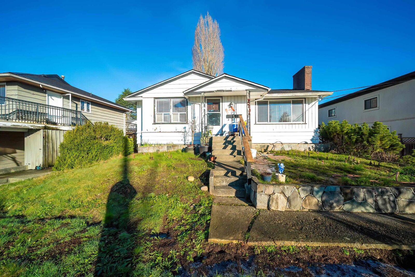 Property Photo: 915 Walls Avenue BC V3K 2T2