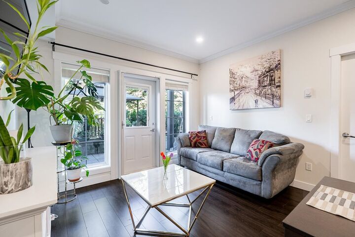 Property Photo:  7247 140 Street 7  BC V3W 1K8 