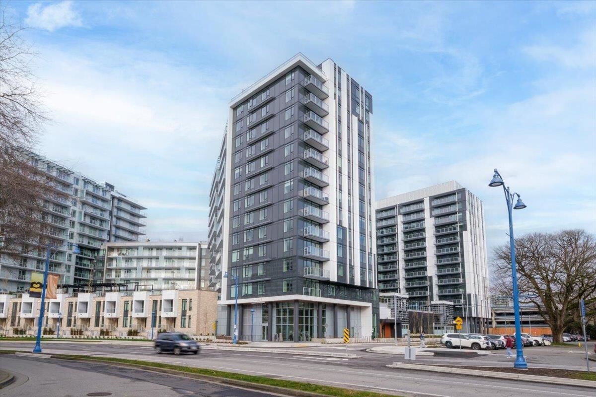 Property Photo: 6808 Minoru Boulevard 904 BC V6Y 0M7