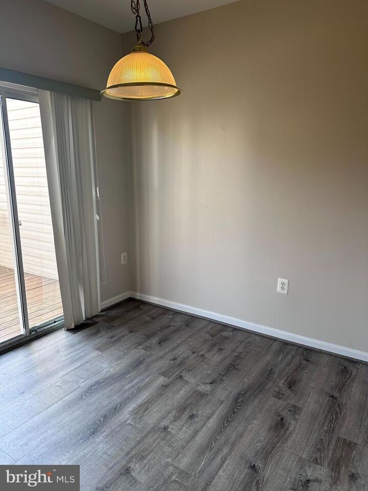 Property Photo: 424 Ginkgo Terrace NE VA 20176