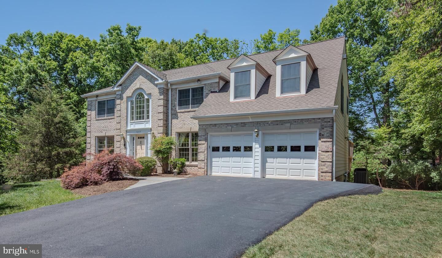 Property Photo: 1210 Cameo Court VA 20170