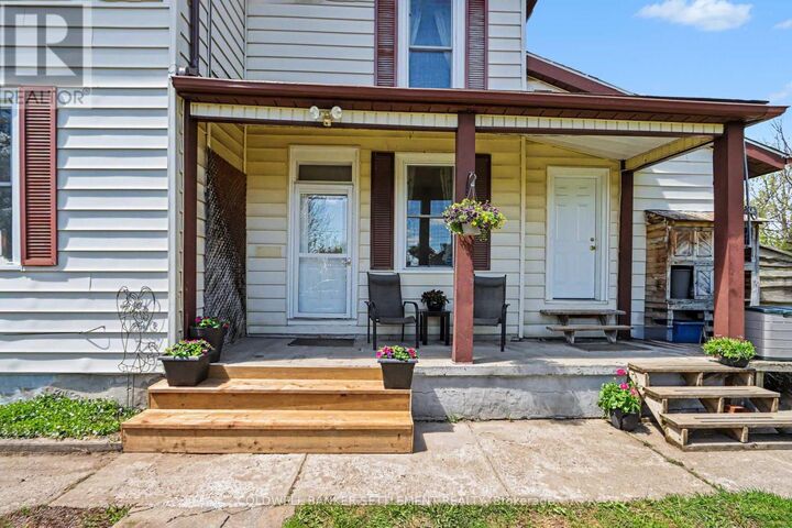 Property Photo:  9 Jubilee Street  ON K7A 2W9 