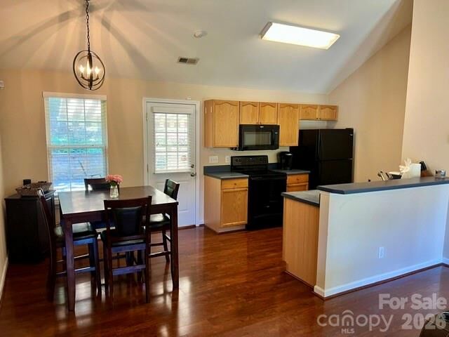 Property Photo:  5821 Rowan Way  NC 28214 