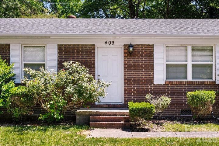 Property Photo:  409 Anne Avenue  NC 28173 