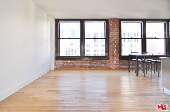 Property Photo: 460 S Spring St CA 90013